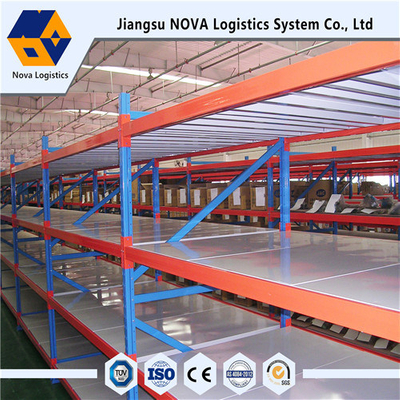 Nova Logistics (NM5)의 중형 금속 롱 스팬 랙